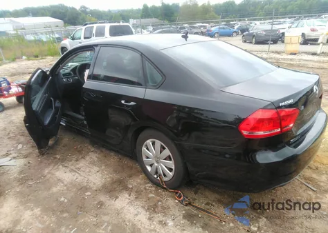 2014 Volkswagen Passat S z USA, uszkodzony, nr VIN 1VWAH7A35EC015367